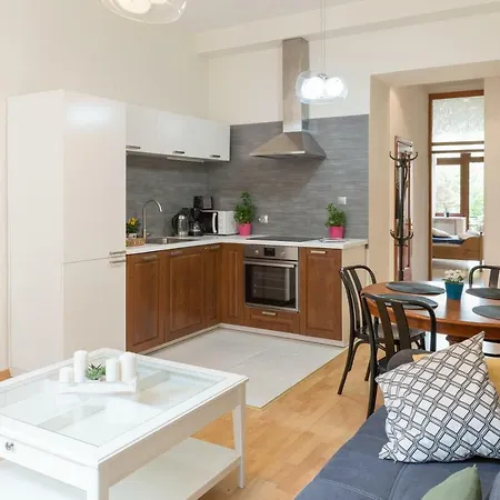 Wonderful Wrzesinska Street Apartment Krakow