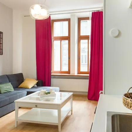 Wonderful Wrzesinska Street Apartment